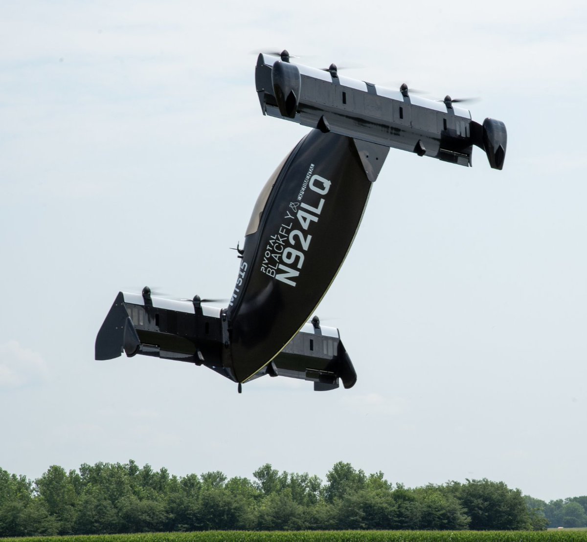 OpenEyeComms's tweet image. U.S. startup Pivotal has delivered four of eight 'BlackFly' #ultralight electric vertical-takeoff-and-landing (#eVTOL) vehicles for evaluation by the U.S. Air Force.