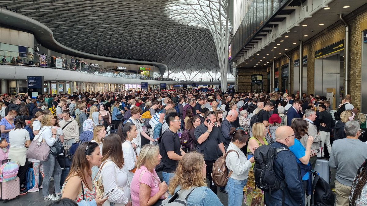 Aida H Dee The Storytime Drag Queen (@aidahdeedrag) on Twitter photo Major major major delays at <a href="/londonkingsx/">London Kings Cross</a> until midday according to staff here. It's chaotic here, but only from needy passengers. I hope to get to <a href="/doncasterpride/">Doncaster Pride</a> on time for <a href="/DragStoryHourUK/">Drag Queen Story Hour UKยฎ ๏ธ๐ณ๏ธโ๐๐ฌ๐ง</a> ๐ณ๏ธโ๐๐ณ๏ธโ๐๐ณ๏ธโ๐๐ณ๏ธโ๐๐ฅฐ๐ฅฐ Major major major delays at <a href="/londonkingsx/">London Kings Cross</a> until midday according to staff here. It's chaotic here, but only from needy passengers. I hope to get to <a href="/doncasterpride/">Doncaster Pride</a> on time for <a href="/DragStoryHourUK/">Drag Queen Story Hour UKยฎ ๏ธ๐ณ๏ธโ๐๐ฌ๐ง</a> ๐ณ๏ธโ๐๐ณ๏ธโ๐๐ณ๏ธโ๐๐ณ๏ธโ๐๐ฅฐ๐ฅฐ