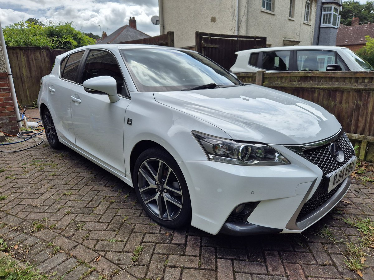 Ram_Crusher's tweet photo. @Robby_DeGraffAP A 2014 Lexus ct200h and... https://t.co/gfFGxidIVS