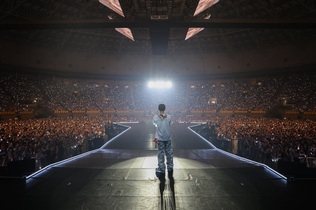 BAEKHYUN_INB100's tweet image. 📸 'Lonsdaleite [dot]' Behind Photo

weverse.io/baekhyun/media…

#백현 #BAEKHYUN #Lonsdaleite_dot #2024BAEKHYUNASIATOUR