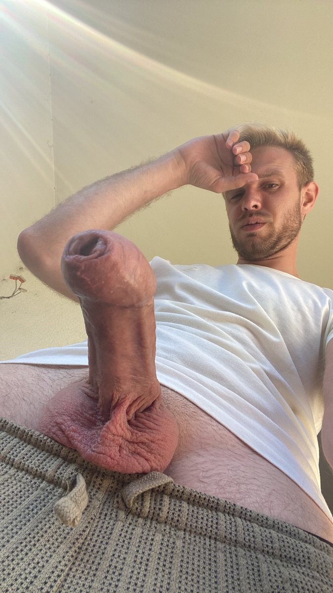 VERS_kinky_98 tweet media