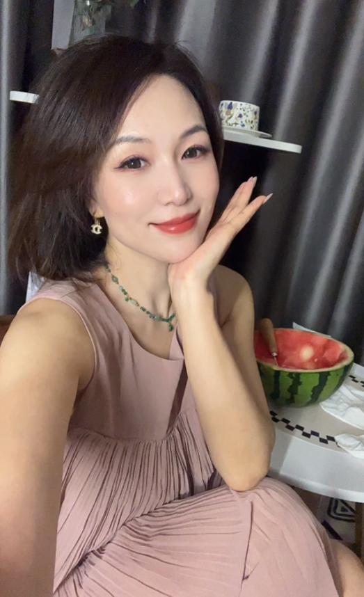 45歲的灰姑娘 tweet media