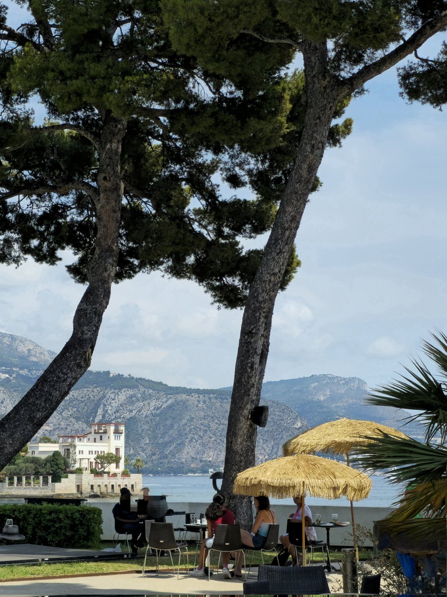 cd_land's tweet photo. "Regarder la mer
Rester la journée entière ici
Sur le mur de pierre
Devant la baie des fourmis" Voulzy - Souchon.
#PromenadeRouvier #sjcf #baladesympa #BeaulieusurMer
#SaintJeanCapFerrat #paradis
#ExploreNiceCotedAzur
#CotedAzurFrance #FrenchRiviera @ExploreNCA https://t.co/bs7eKUpIrk