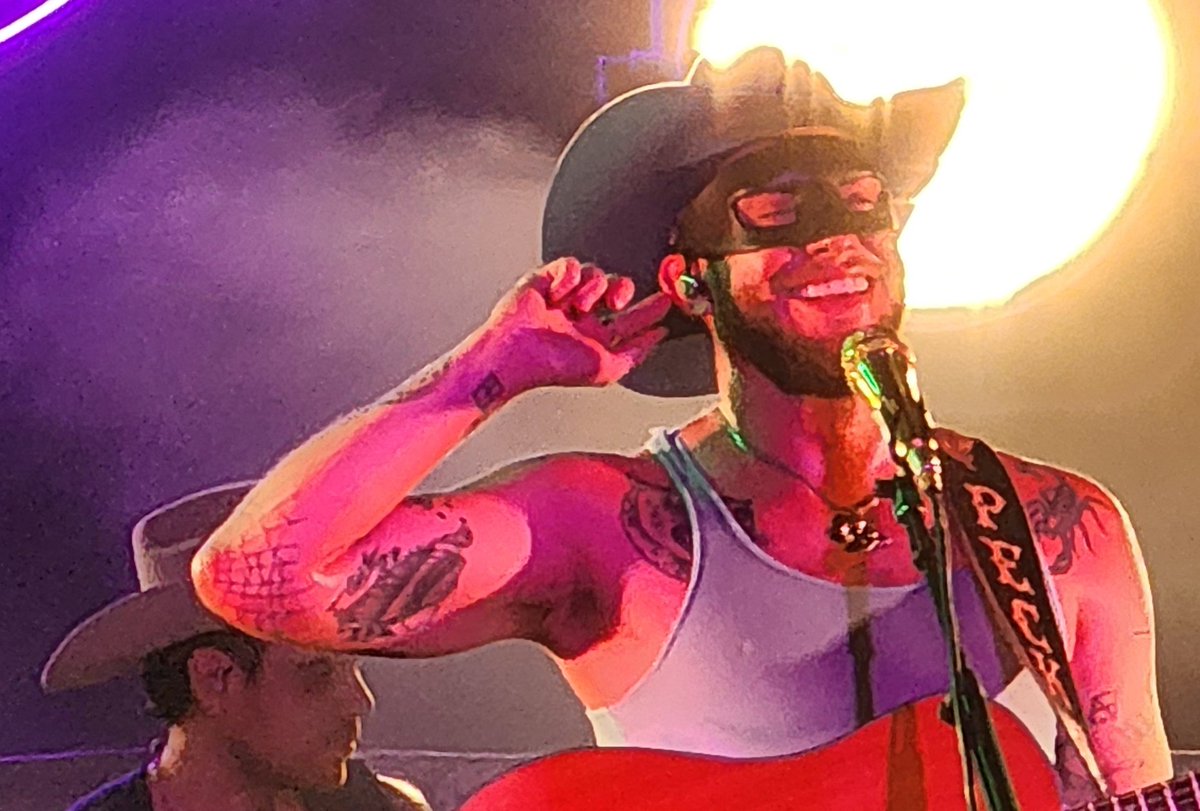 Skidd McMarx (@rubenrhod) on Twitter photo 