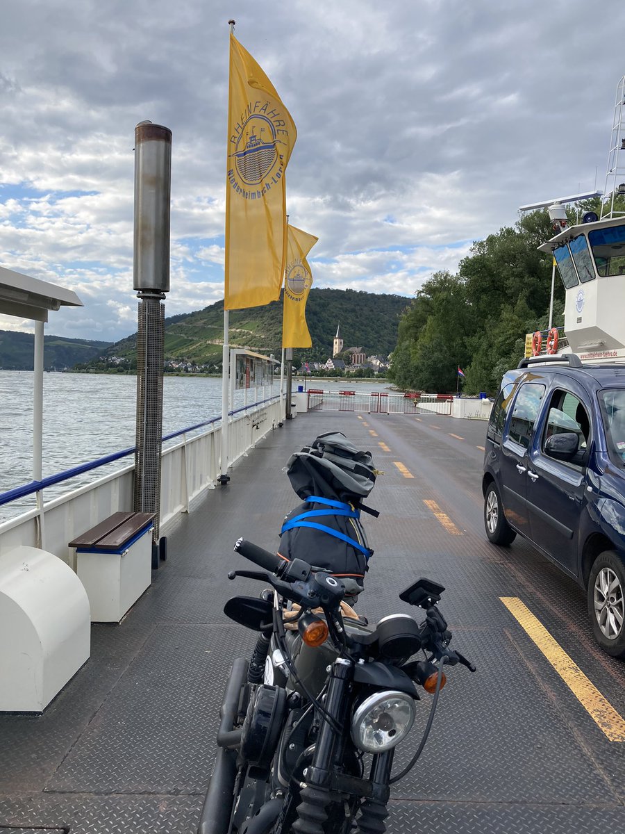Auf der Fähre über den Rhein…