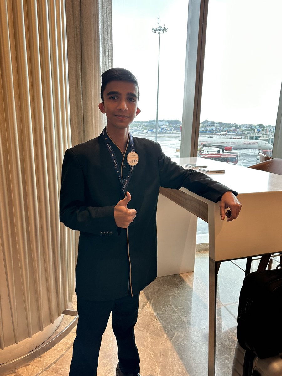 Meet Rehan, he works at the Adani Domestic Lounge in Mumbai. He can’t hear nor speak, if you happen to see him make sure you smile and give him a 👍. He deserves it 🫡 <a href="/AdaniOnline/">Adani Group</a> #mumbai #hellorehan #mumbailife #airport #traveller