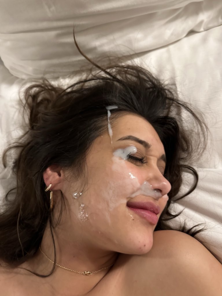 xjessicakinleyy's tweet photo. I need more guys to give me big facials! I’m posting 100 facials from 100 guys in 2024 🤤. If you can give me one next, follow me, repost, comment, and like this post! 😜 https://t.co/FpzUIHXvSX