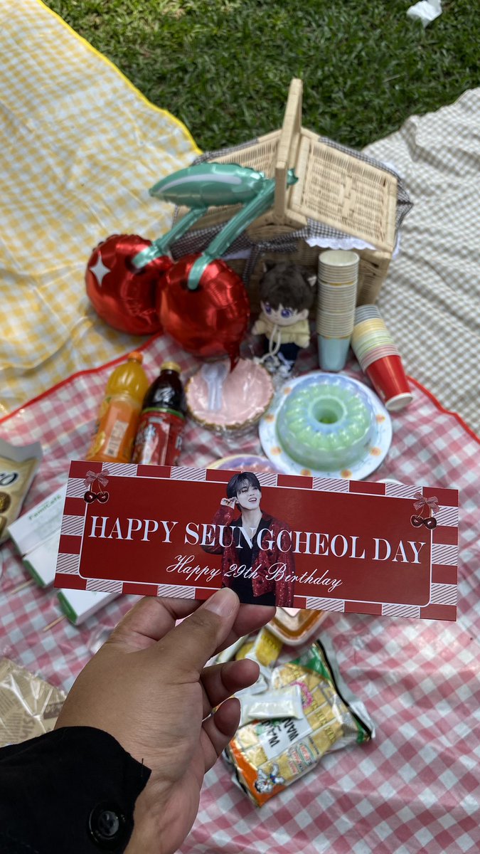We’re ready!!! #CherryTeaParty #HappySCOUPSday @caratnunaa @anisacchi <a href="/caratshouse/">House of Carats</a>