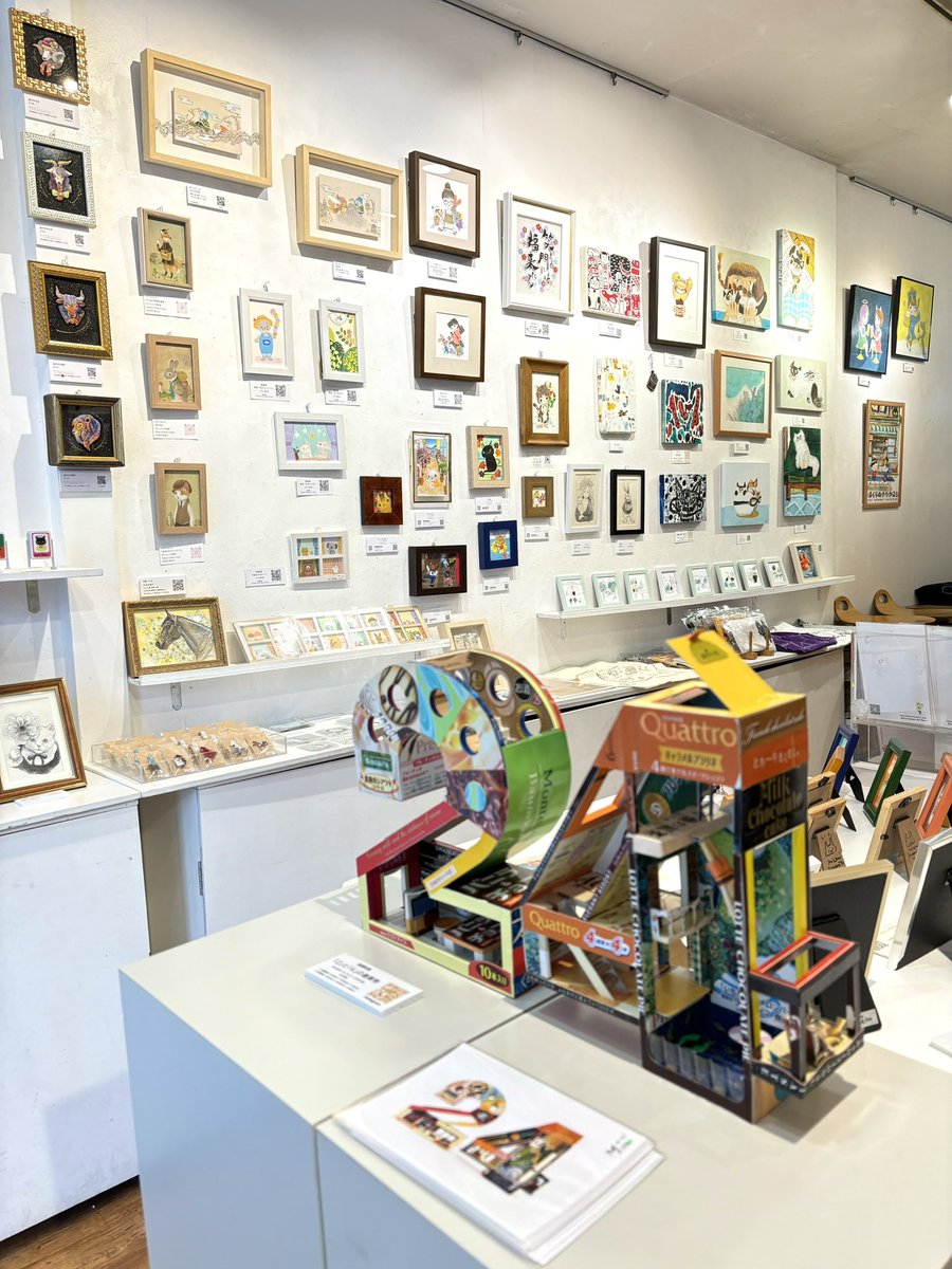 昨日は、#ARTHOUSE24周年祭 と知って駆けつけて下さった方達もたくさんでした。
お問い合わせも頂いたり、、
遠方からもお越し下さっています。

ありがとうございます。

今日も暑い日ですが、、
お待ちしております。

art-house.info/gallery/202408…