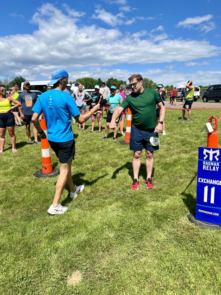 ragnarupdates's tweet photo. Van #2 making their way to Forest Lake with Tony handing off to Toby to complete their first runs! #Ragnar2024 #RagnarMinnesota #The12thPrime https://t.co/Yefljq23fl