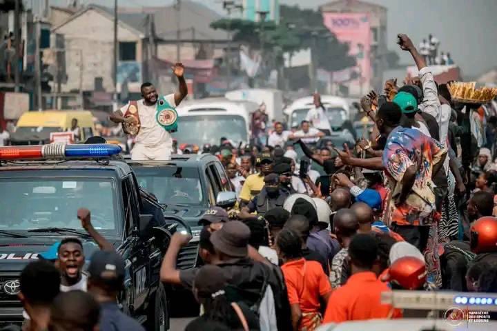 MartinBakole01's tweet photo. Nôtre arrivée à Kinshasa 🇨🇩 
Merci beaucoup bana mboka 🙏🫶 @DidierBudimbu @Presidence_RDC @L2Box1 https://t.co/IvyGFNNXHP