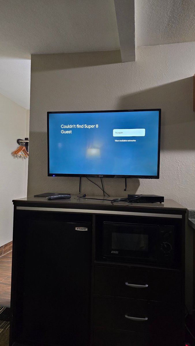 SocialMitch's tweet photo. Word of advice, do not use @Expedia to book your hotels.  If there are any, and I repeat, any issues with your room, the hotel won't fix saying you need to work with #Expedia.   See screenshot on Expedia 's epic #fail Clerk at #Super8 very unhelpful https://t.co/VG4QQEK20m