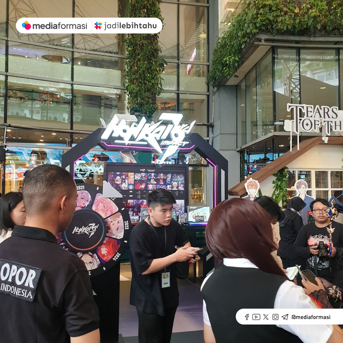 mediaformasi's tweet photo. HoYoFest 2024 akhirnya resmi digelar!
Hai, MedForians! Saat ini #MedForSquad tengah berada di Mall Gandaria City Jakarta Selatan, melihat HoYoFest 2024 yang diadakan hingga 18 Agustus nanti.
MedForians kapan nih mau kesini?
#Hoyofest2024 https://t.co/ZYTJZqVmE1