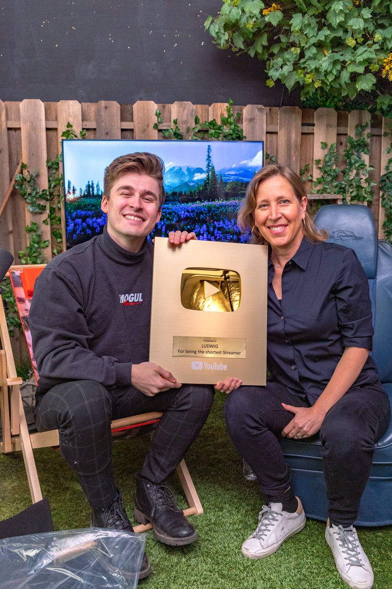 damn. super sad to hear the news of susans passing

she was the force behind youtube when i went from a fan, to an aspiring creator, to calling youtube my home

i had an opportunity to not only meet her but interview her in 2022 before she stepped down as ceo

i was  nervous to