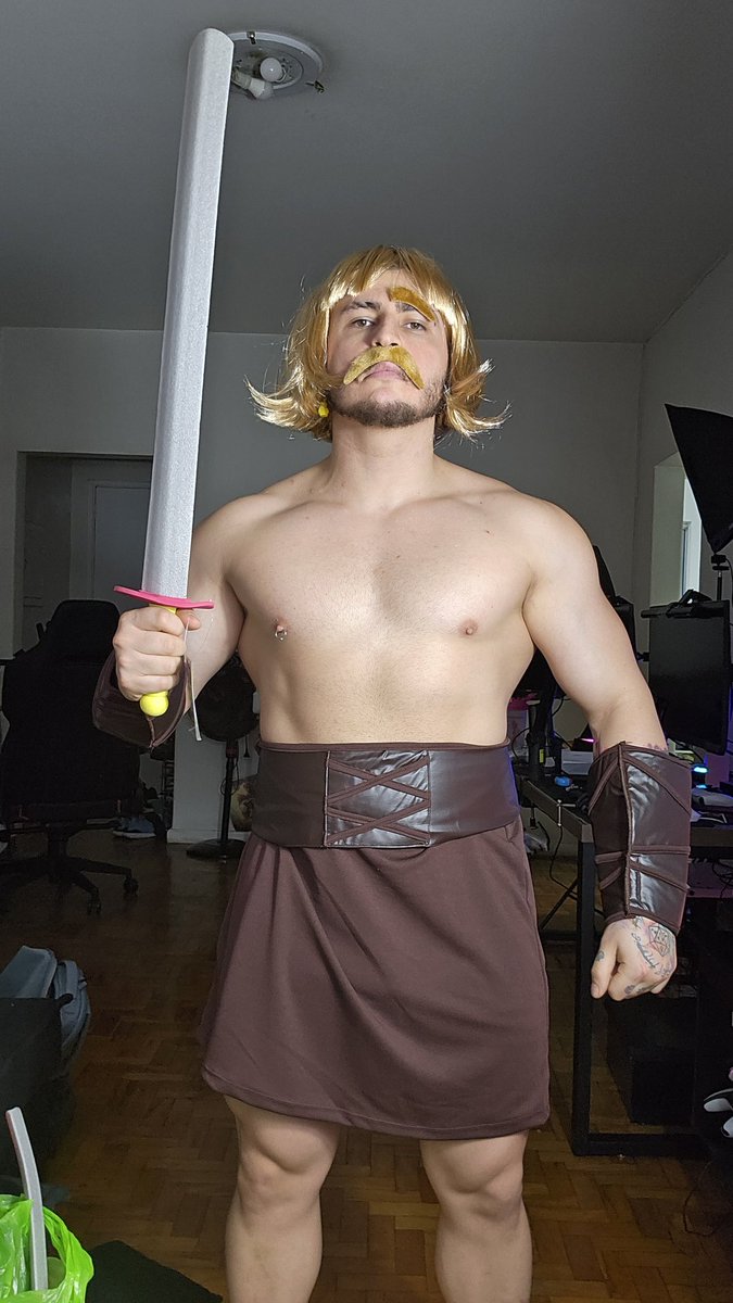 Tava mexendo em uns arquivos antigos e fiquei abismado em perceber que existe menos de um ano entre as imagens