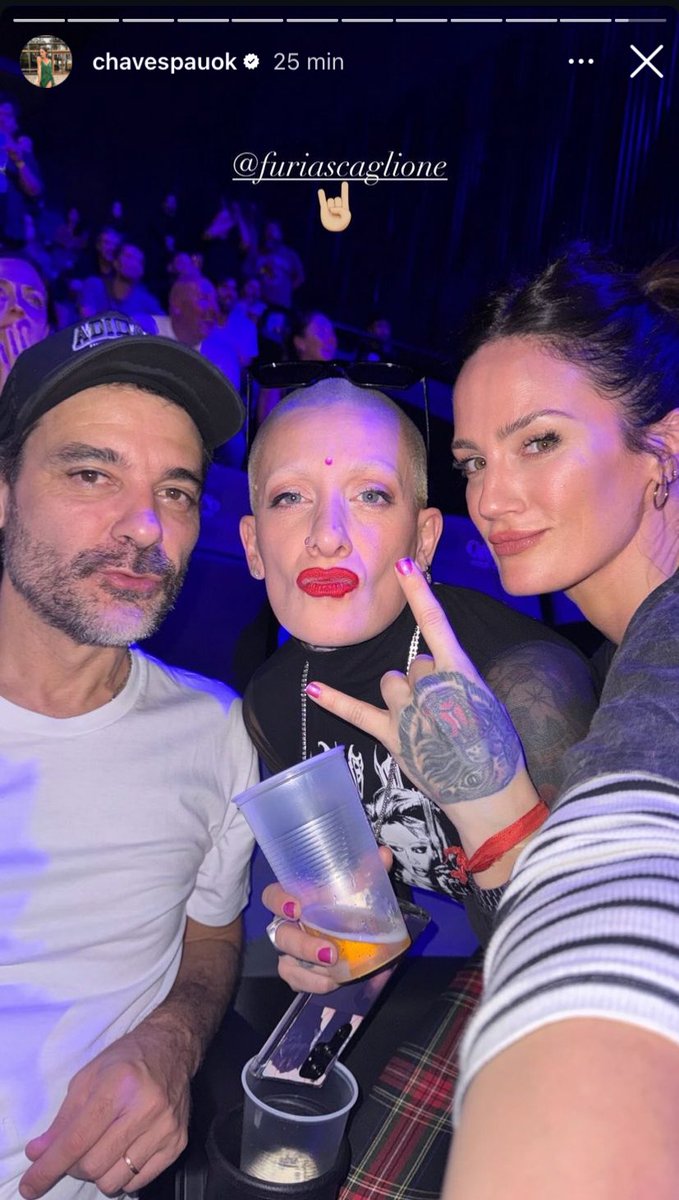 ayma_c99's tweet photo. 📸 con Pedro y Paula!! La reina codeándose con la farándula argentina, más caritsima que nuncaaa 💅

AMO verla disfrutar de un recital ♥️ https://t.co/2gBGITaWYg