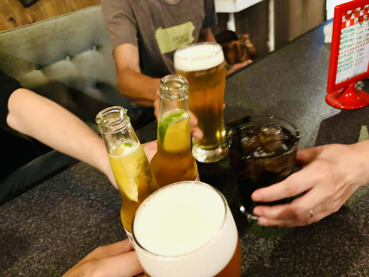 meters_koushiki's tweet photo. ライブ前に始まっております🍻
#killtimegig
#meters
#meterz https://t.co/EVvOi4WYaY