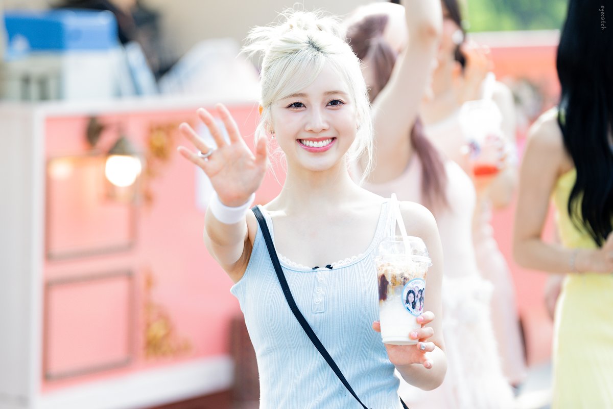 240810 HQ

#나영 #NAYOUNG #라잇썸 #LIGHTSUM 
<a href="/CUBE_LIGHTSUM/">LIGHTSUM·라잇썸</a>