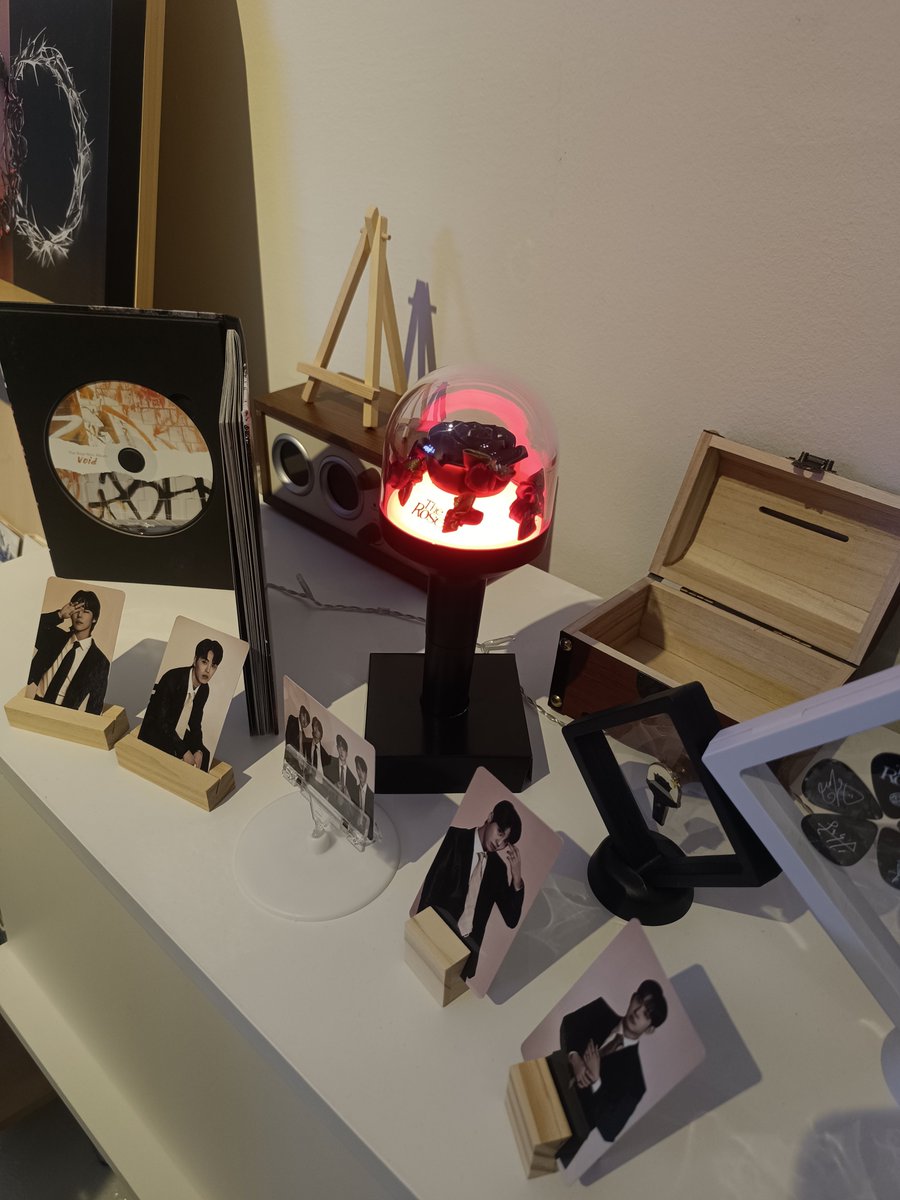 sayhahawithme's tweet photo. The Rose 7th anniversary event 🥳

#7YearsInFullBloom 
#TheRose7ThAnniversary 
#TheRose #더로즈 https://t.co/ZQaMtyWxYe
