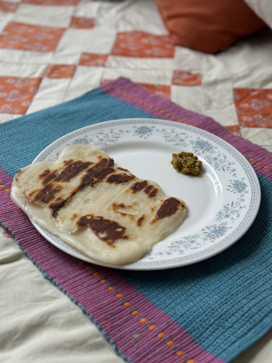 amarbarwe's tweet photo. The Preparation & The Final Product…. By Aai…पानगी- केळीच्या पानावर…. #Food #foodphotography #HomeCooked #homecooking #MaharashtrianFood #MaharashtrianCuisine #Panagi #Breakfast https://t.co/p1L5Wi6DsA