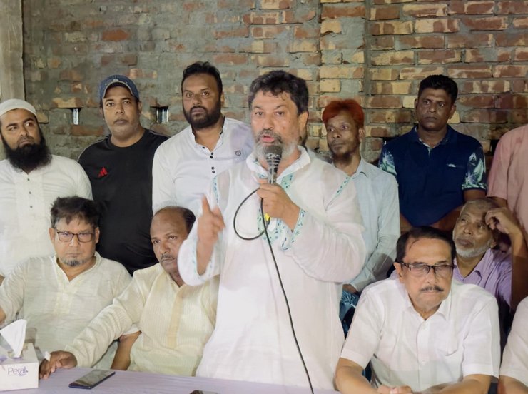 মাদারীপুরে হিন্দু সম্প্রদায়ের সাথে বিএনপি-জামায়াতের আলোচনা সভা