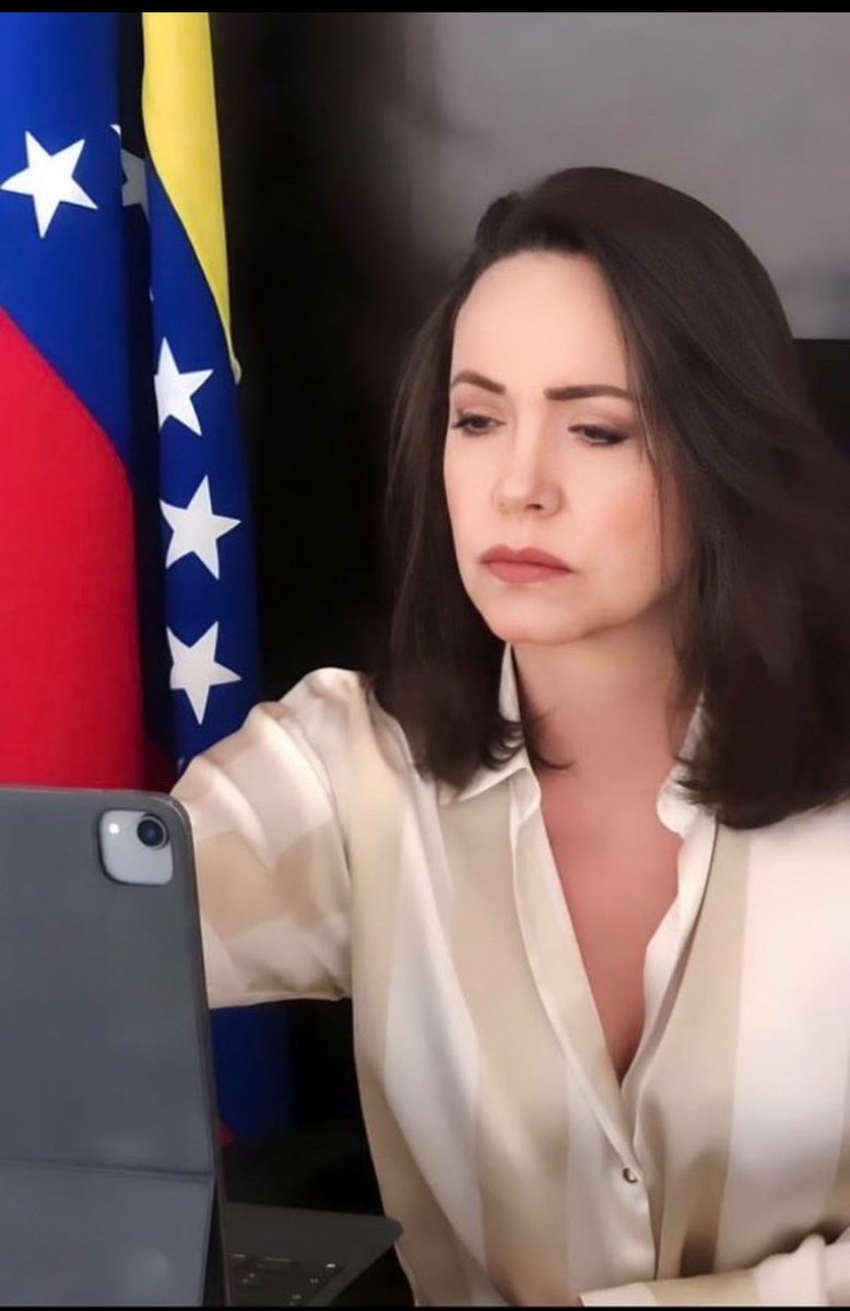 Ella ha dedicado 25 años de su vida para liberar a Venezuela 🇻🇪quiere un país mejor para todos, es el momento de ayudarla. HASTA EL FINAL