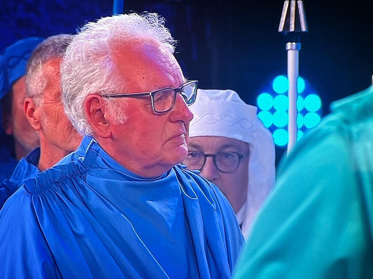 'Noel o'r Iard', 9.8.2024
Noel, er maint y niwed o chwalu
Eich aelwyd mor galed,
Heddiw bu Cymru'n nodded
Yn yr Ŵyl, a'r dagrau red.