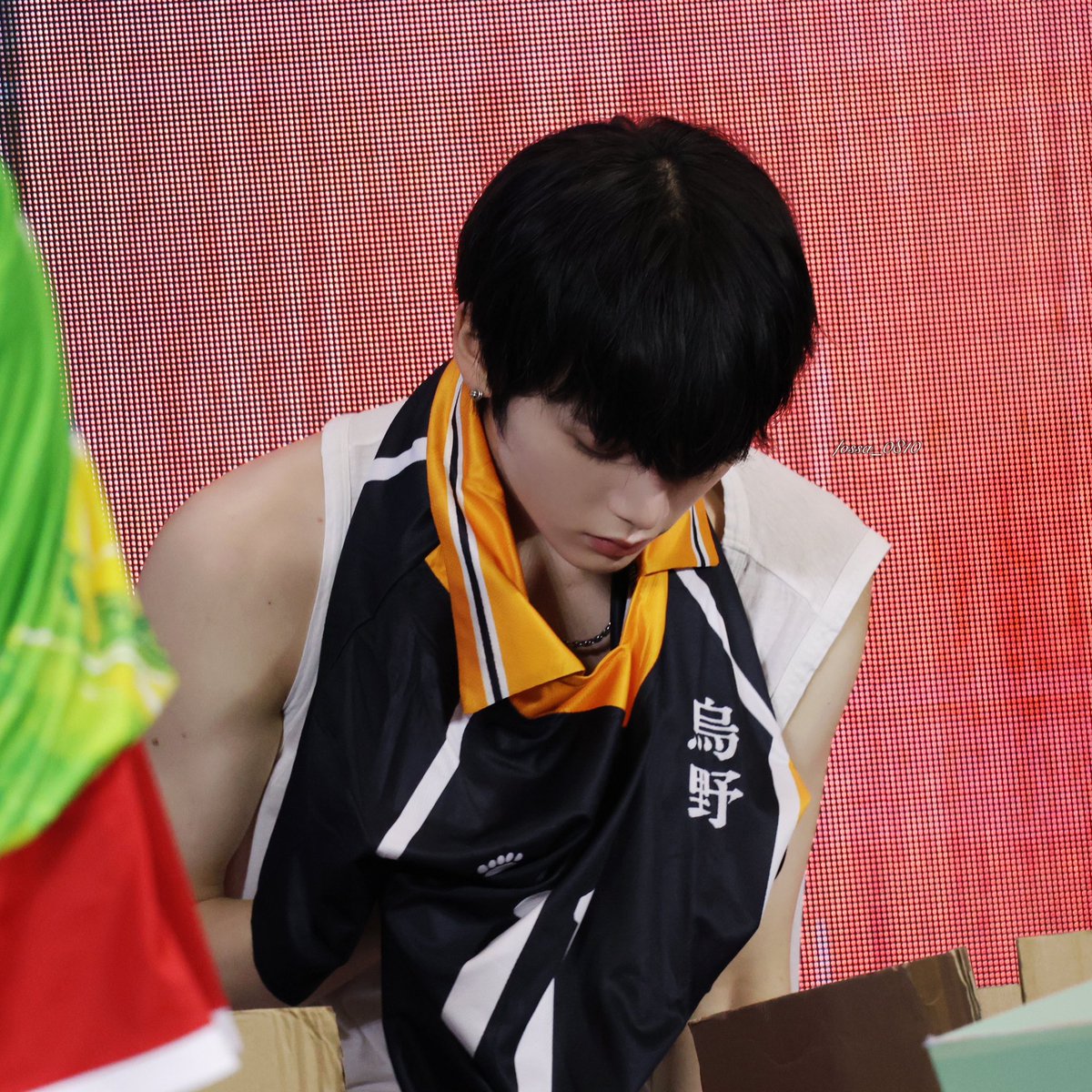 kkeomchiz's tweet image. well.... happy birthday i guess.... 😀