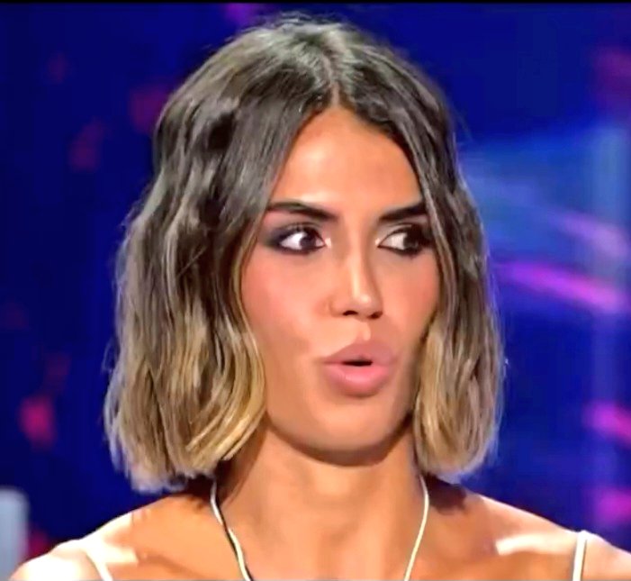 La que fuera "reina de los realitys" la hoy TERCERA finalista de #SVAllstars, <a href="/sofiasuescun/">SOFIA💫</a> hace BAJAR al #DeViernes 1,7 puntos y 156.000 espectadores con respecto a la semana anterior, sin competencia alguna <a href="/deviernestv/">¡De Viernes!</a> CAE hasta el 11% y 681.000 en #Telecinco

#Audiencias