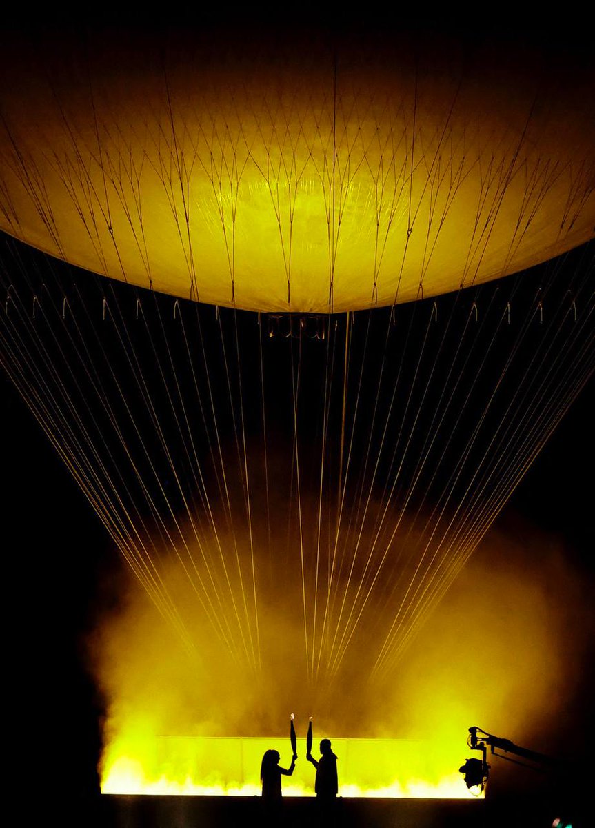 PartiRadical's tweet image. 📣Communiqué du @PartiRadical : #JOParis2024 
 "La France en fête : unie et solidaire".  "Unis pour la victoire dans la diversité : notre pays a soif de dépassement, d'émotions, d'exemples et de victoires".
Retrouvez le CP sur : bit.ly/3SK9MHN