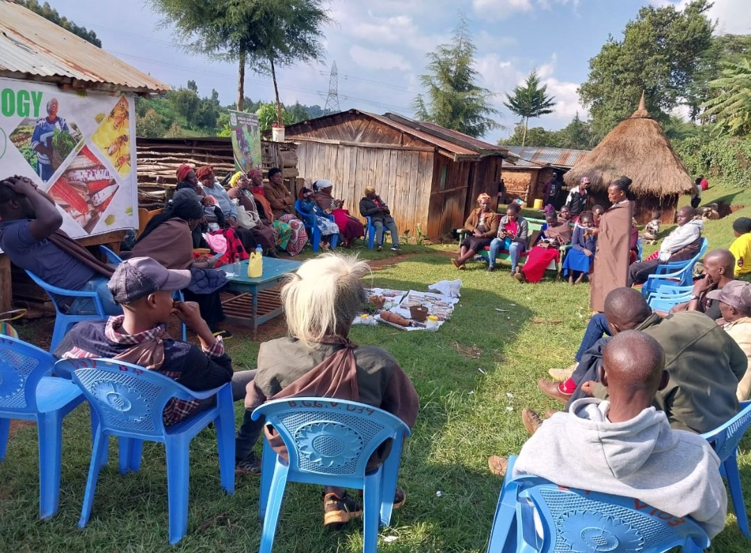 BrianOdero7's tweet image. Community dialogue with Ogiek group in reconstructing indigenous knowledge.
Ogiek elders recognize agroecology as indigenous knowledge.
#Agroecology4ClimateResilience