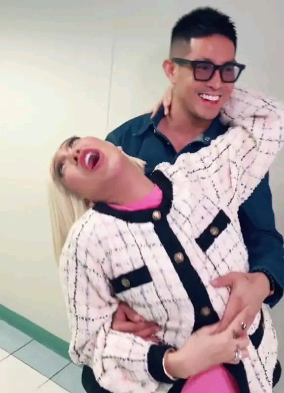 viceyygf_'s tweet photo. OMG! CUTE MAG-ASAWA HUHU

#ViceGanda #ionperez #ViceIon #showtimefunbansa @teamvicePH https://t.co/tfEntGd3RE