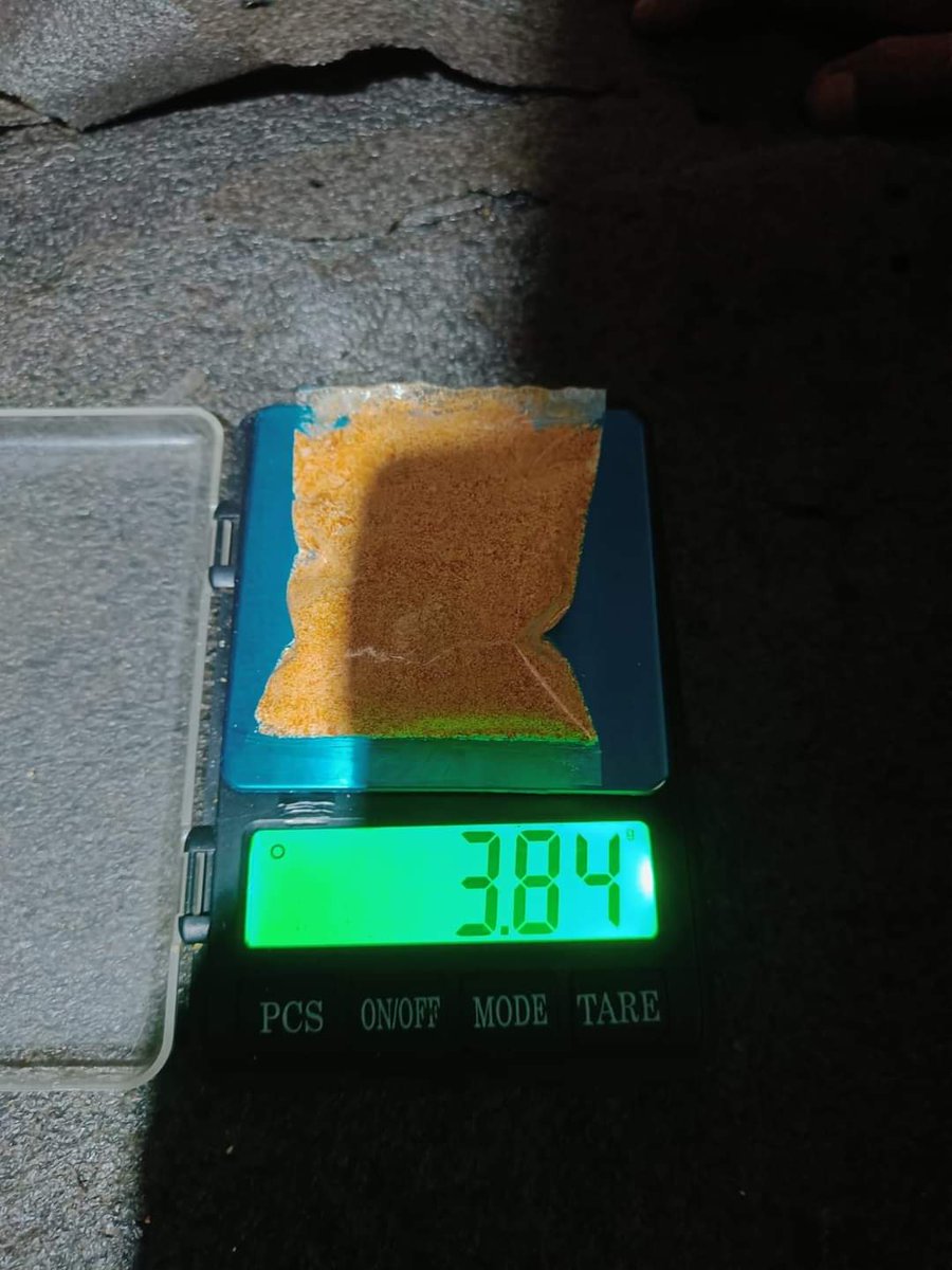 nagaonpolice's tweet photo. A Nagaon Police team led by DSP(P) Sandipon Garg &amp; OC Dhing PS recovered 31 Nos of Plastic Containers filled with suspected Heroin net weighting 3.84 Grams,and one open Soap case weighing 7.27gms and cash of Rs.17,640/ and Motorcycle. @himantabiswa
@gpsinghips @assampolice https://t.co/RKK5tNQQeN