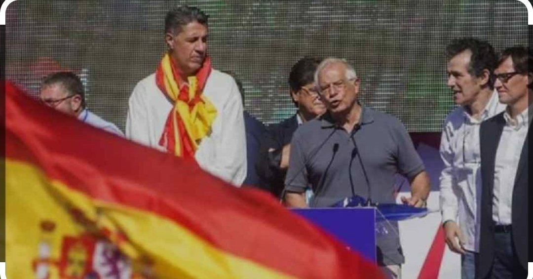 Quina barra!!!
Gracies xq?
Per trencar l'unitat del 17?
O per regalar Catalunya al 155?
O potser per desmobilitzar a tothom?
30 anys votant esquerra,per això.
No us perdonare,que regaleu la Generalitat,per por ,d'unes noves eleccions.