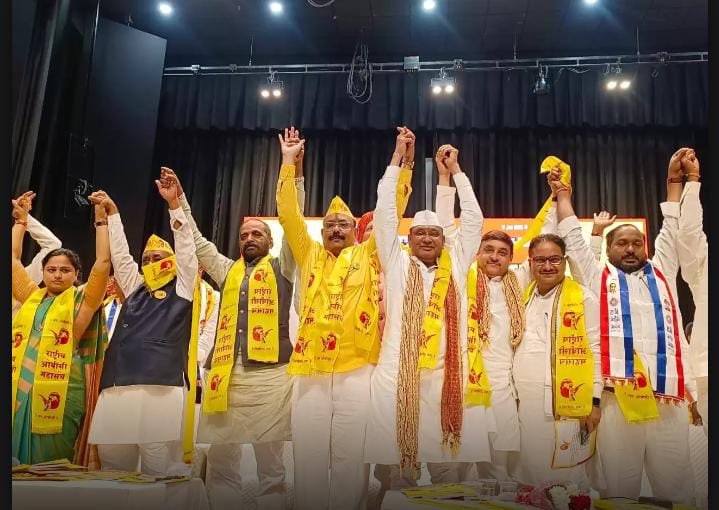AshokJiwatode's tweet photo. अधिवेशन हे केवळ निमित्त मात्र आहे, देशातील कानाकोपऱ्यातील ओबीसी समाजात जागृती करणे हेतू आहे : ओबीसी नेते डॉ. अशोक जीवतोडे!
.
.
.
.
.
.
.
.
.
#obc #kunbi #janganna #adhiveshan #amritsar #chandrapur #maharashtra https://t.co/mc2DwHgayM