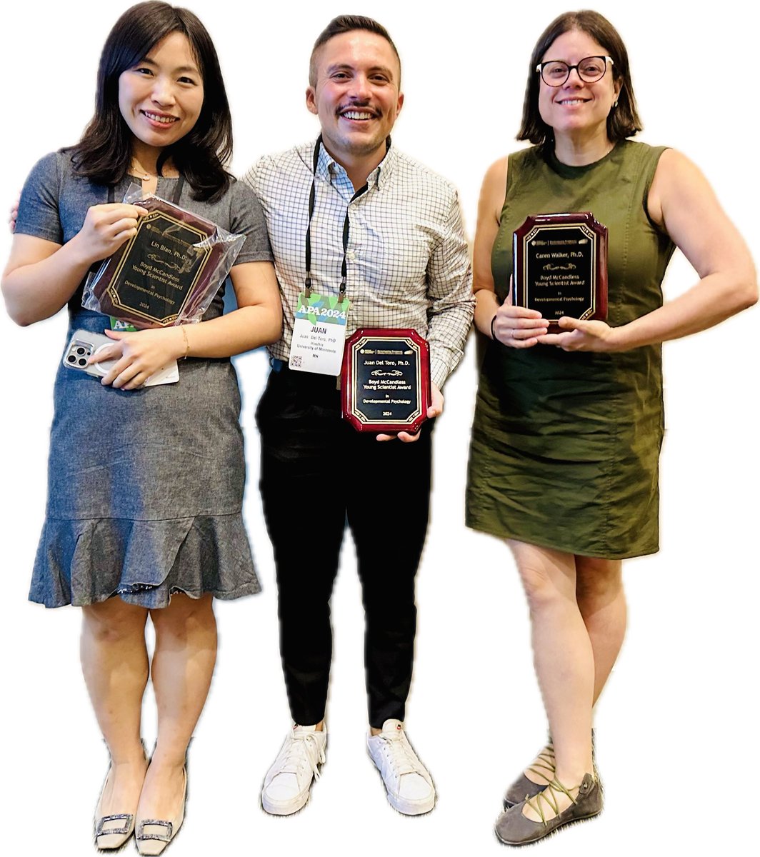 CarenMWalker's tweet image. Feeling so grateful to receive the APA Boyd McCandless Award at #APA2024 today alongside the brilliant @LinBian_ and @DrJuanDelToro