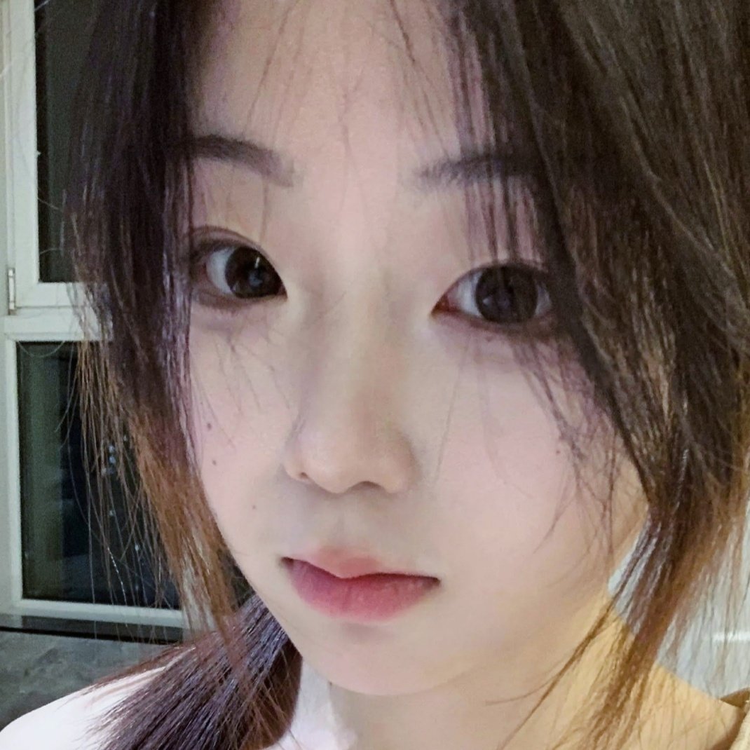 xinyu0619's tweet photo. 内向社恐
#女大学生 #母狗 #羞辱 #反差 #意淫 #射屏 #长腿 #翘臀 #母狗大学生 #清纯  #反差女大 https://t.co/p6Mg0jWrjW
