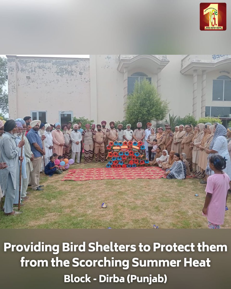 DSSNewsUpdates's tweet photo. A symphony of kindness! Dera Sacha Sauda volunteers are demonstrating exceptional compassion by providing much-needed relief to our feathered friends during the scorching summer. Inspired by the teachings of Saint Dr. MSG Insan, they are creating bird shelters and offering essential water and food on rooftops, balconies, and gardens. Their selfless efforts ensure that these delicate creatures remain nourished and protected from the intense heat. #SummerHeatwave #BirdsNurturing #DeraSachaSauda