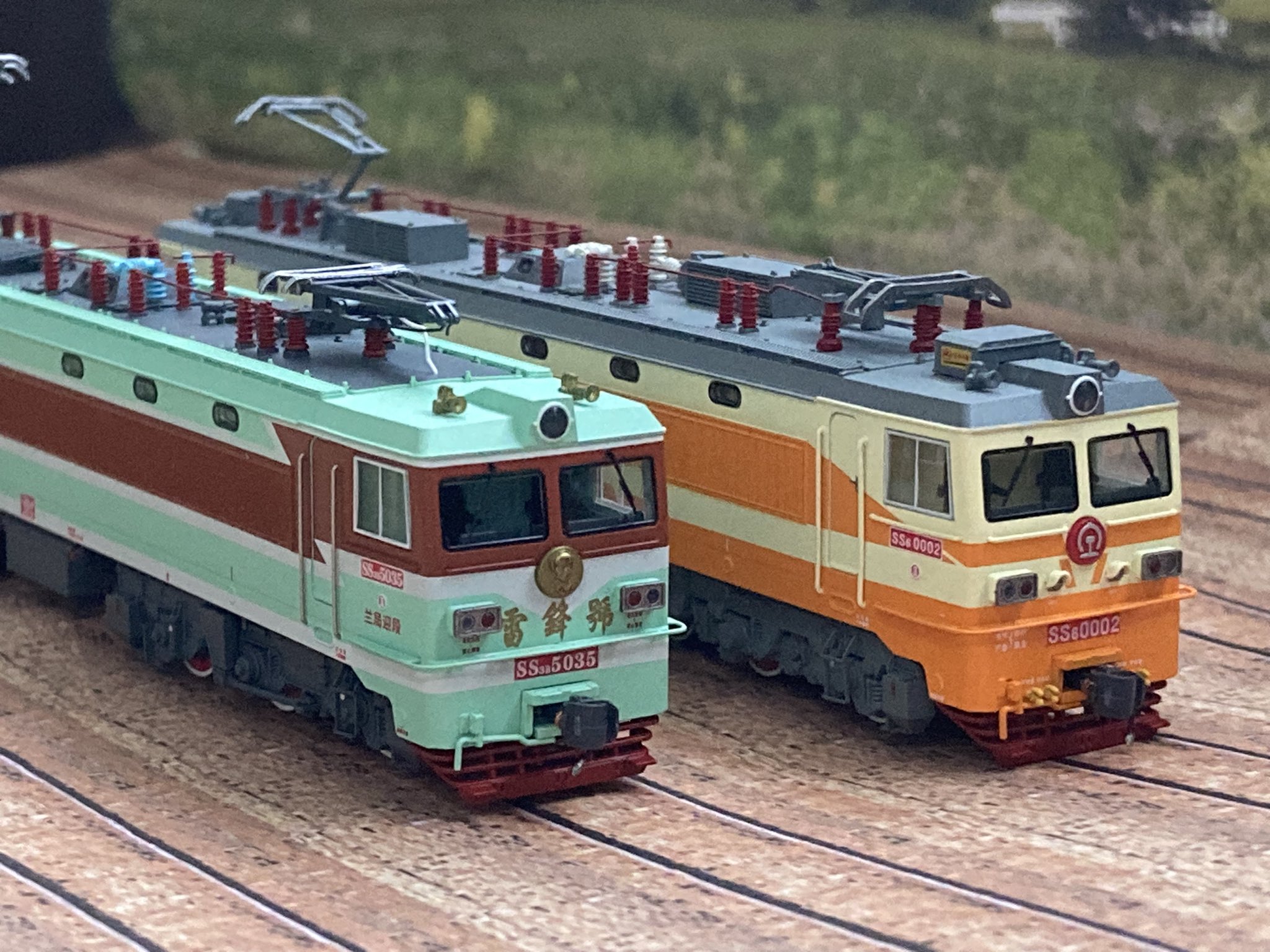 長鳴火車模型 - Suche / X
