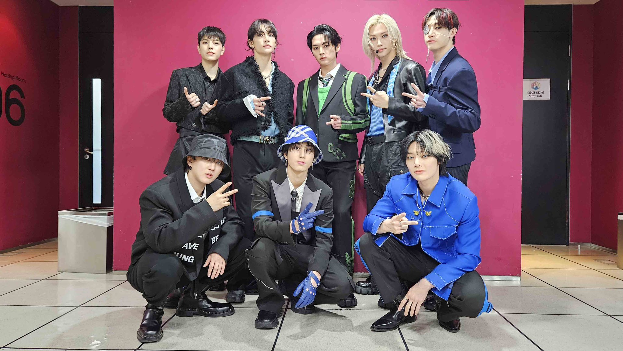 Stray Kids Japan Official on X: Stray Kids Japan Official on X:
