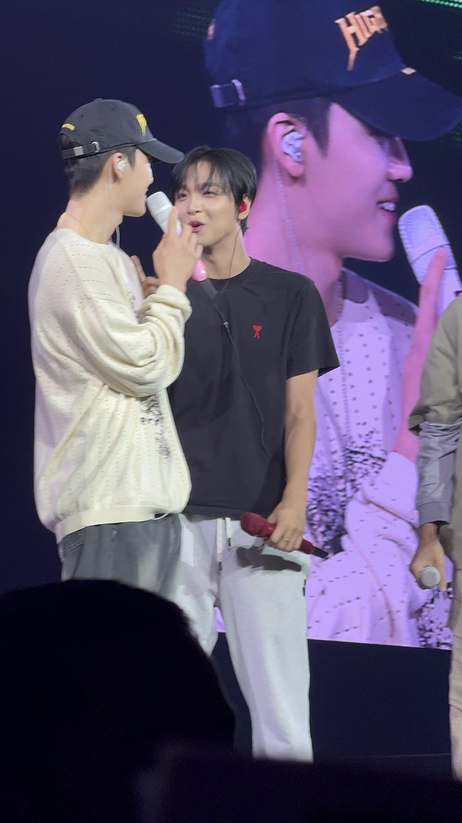 nahyuckcrumbs's tweet photo. manila day 1 soundcheck! https://t.co/rHIl4Q9Ppo