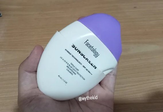 wythekid's tweet image. GAIS PLS GUE SECINTA ITU SM FACETOLOGY 💘💘 liat ini gw potong biar gada yg ketinggalan sampe tetes terakhir, ini bagus bgt sumpah sgt cocok untuk kulitku yg kering kerontang dan gada bau spesifik yg mengganggu KLIAN HARUS PAKE (plis bntu like) #facetologysarange