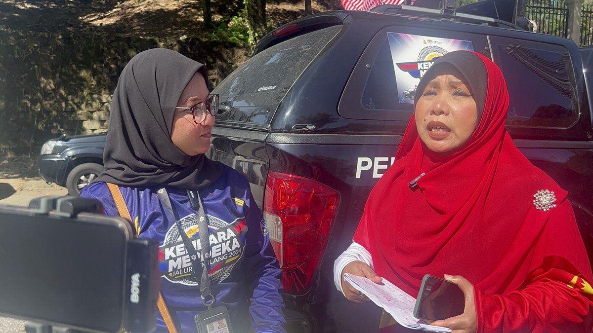 JaPenWPKL's tweet photo. [FOTO UPDATE #KMJGWPKL] #10082024 #Checkpoint1 Konvoi Kembara Merdeka Jalur Gemilang (KMJG) Negeri Selangor yang diketuai Pengarah Penerangan Negeri Selangor, Normaizatulakmal Tujad telah tiba di Tapak Peniaga Koperasi Masjid Wilayah Persekutuan Kuala Lumpur.

#KMJG #KMJG2024 https://t.co/cM3GySlwNN