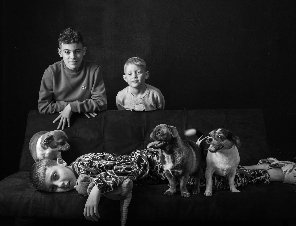 NdavisonR's tweet image. A couple from yesterdays family portrait session -3 dags 3 young humans 
We move with the light 
Walter wanted to share his #diabetes story and how his brothers help
Him
#diabetesawareness  #dayjob #portraitphotographer #tuxford #naturallightstudio #bw #nottinghamshire #yorkshire