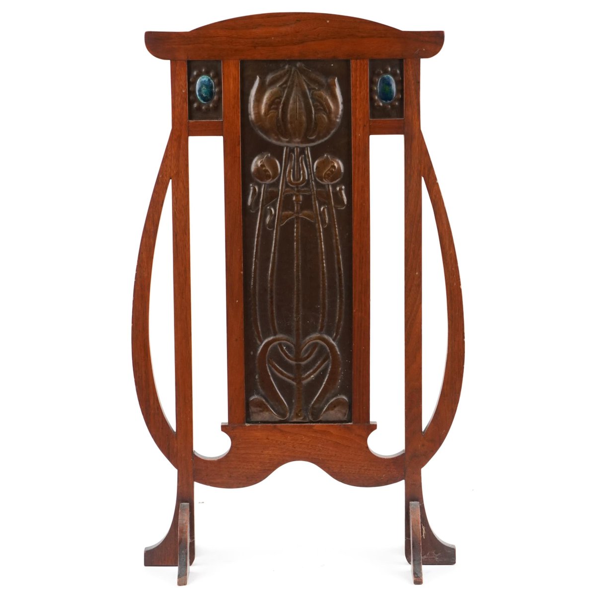eastbourneauct's tweet image. Join us for the One Owner Collection of Decorative Arts Auction on Sep 3rd at 9:30 AM!🔥📺

Lot 43 is this Arts &amp;amp; Crafts mahogany fire screen inset with a copper tulip panel and enamel cabochons.

View the catalogue: tinyurl.com/2j6a5u7b

#eastbourneauctions #firescreen #art
