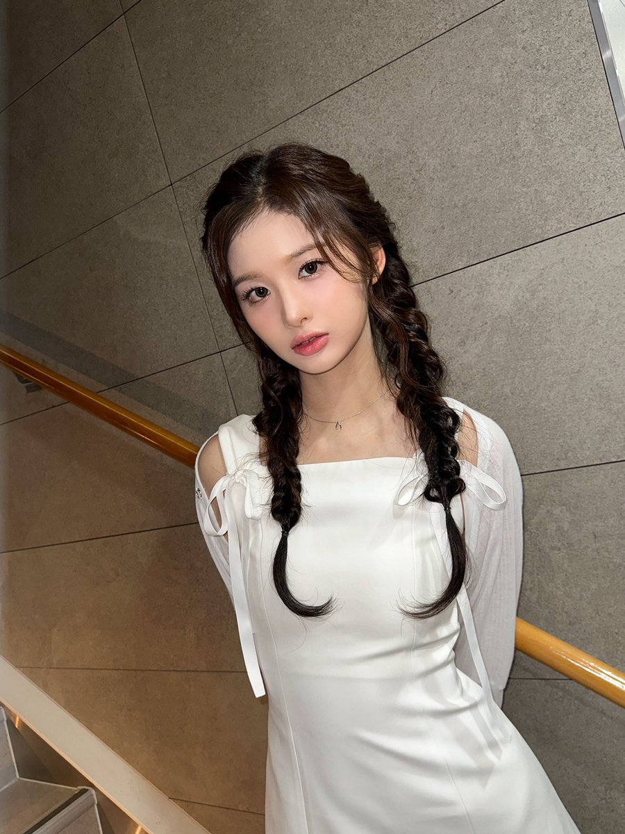 [📸] MBC 쇼! #음악중심

(\_(\
(=' :') ~ 🌷𖤐₊˚. 🐰💿 ₊˚. ∗
(,(')(')

#NMIXX #엔믹스
#설윤 #SULLYOON
#Fe3O4_STICKOUT