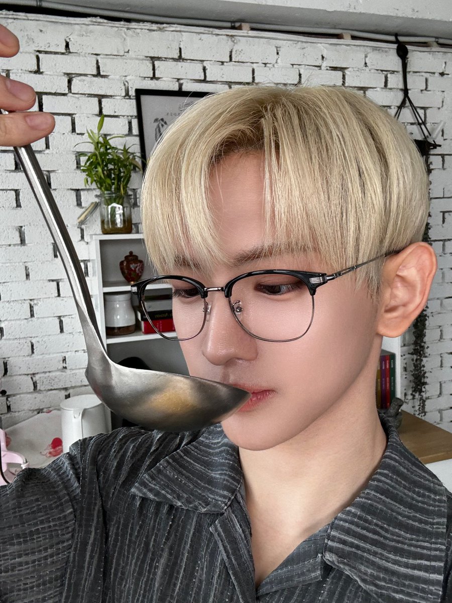 TPST_twt's tweet photo. [#LEW] 아니 이 맛은🫠
.
.
.
美味(미미) https://t.co/rLjSANMMJi