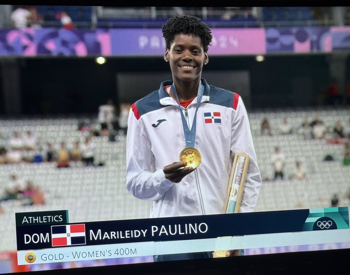 First woman ever to win GOLD in the #OlympicGames for the Dominican Republic. So proud of her!🇩🇴🥇🥹😭🙌🏼♥️👏🏼👏🏼👏🏼