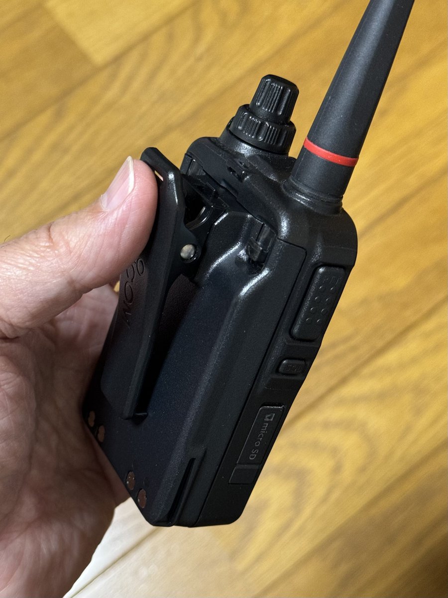 jm3lgf's tweet photo. ずんぐり😆 BP-272装着
#ICOM #ID31PLUS https://t.co/FZ7zc0YFuw