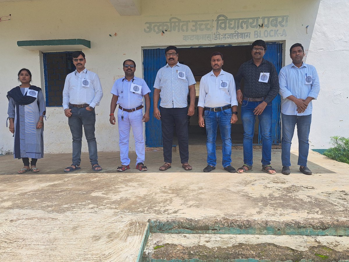 उत्क्रमित  उच्च विद्यालय पबरा में MACP के समर्थन में TGT शिक्षकों के द्वारा आज काला बिल्ला लगाकर विरोध प्रदर्शन किया गया। साथ ही साथ भविष्य मे होने वाले आंदोलन का आगाज किया गया। जय हिंद, जय झारखण्ड राज्य माध्यमिक शिक्षक संघ, हज़ारीबाग़।